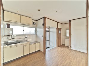 吹田市内本町3丁目 並田文化 1階庭付 2DK｜吉通不動産株式会社